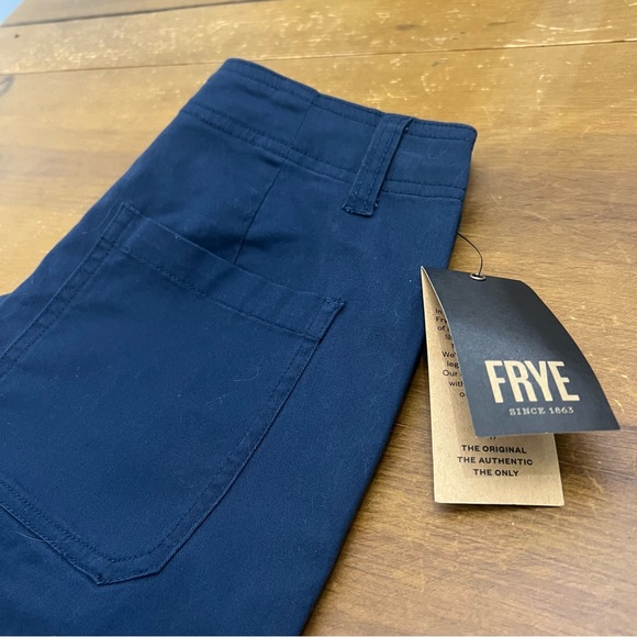 FRYE Relaxed Cargo Pants Navy - Picture 5 of 8